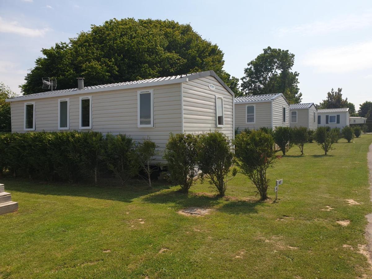 Le Clos Tranquille Gonneville-en-Auge Exterior foto
