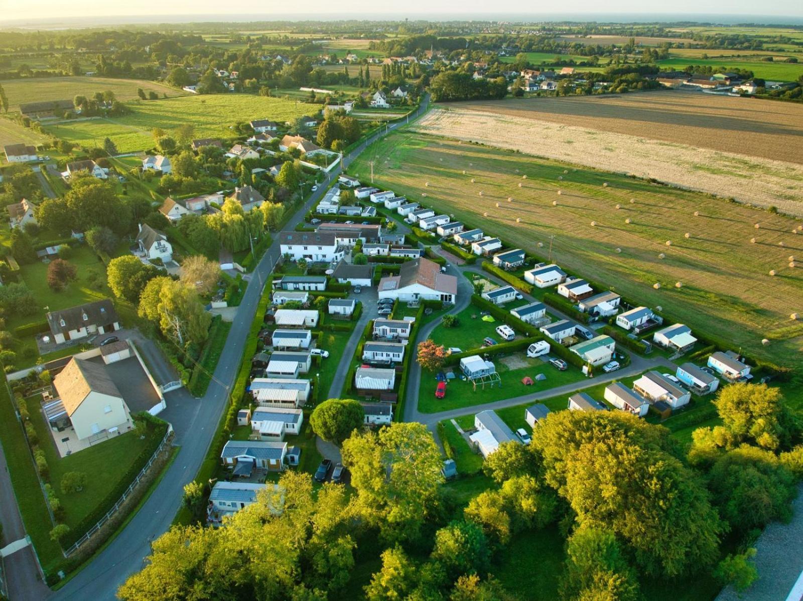 Le Clos Tranquille Gonneville-en-Auge Exterior foto
