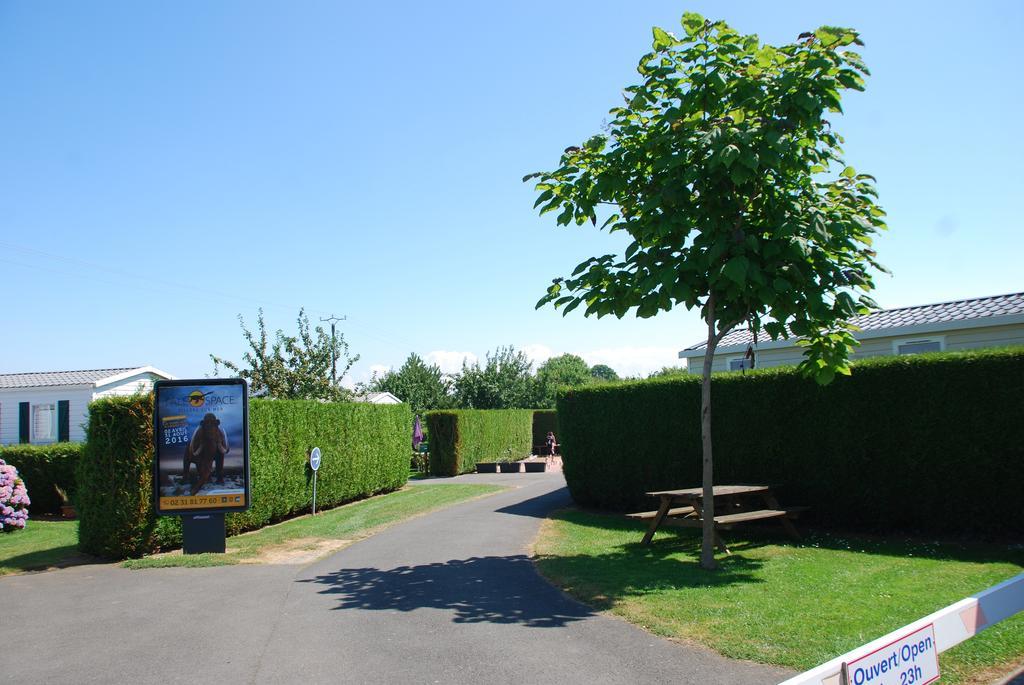 Le Clos Tranquille Gonneville-en-Auge Exterior foto