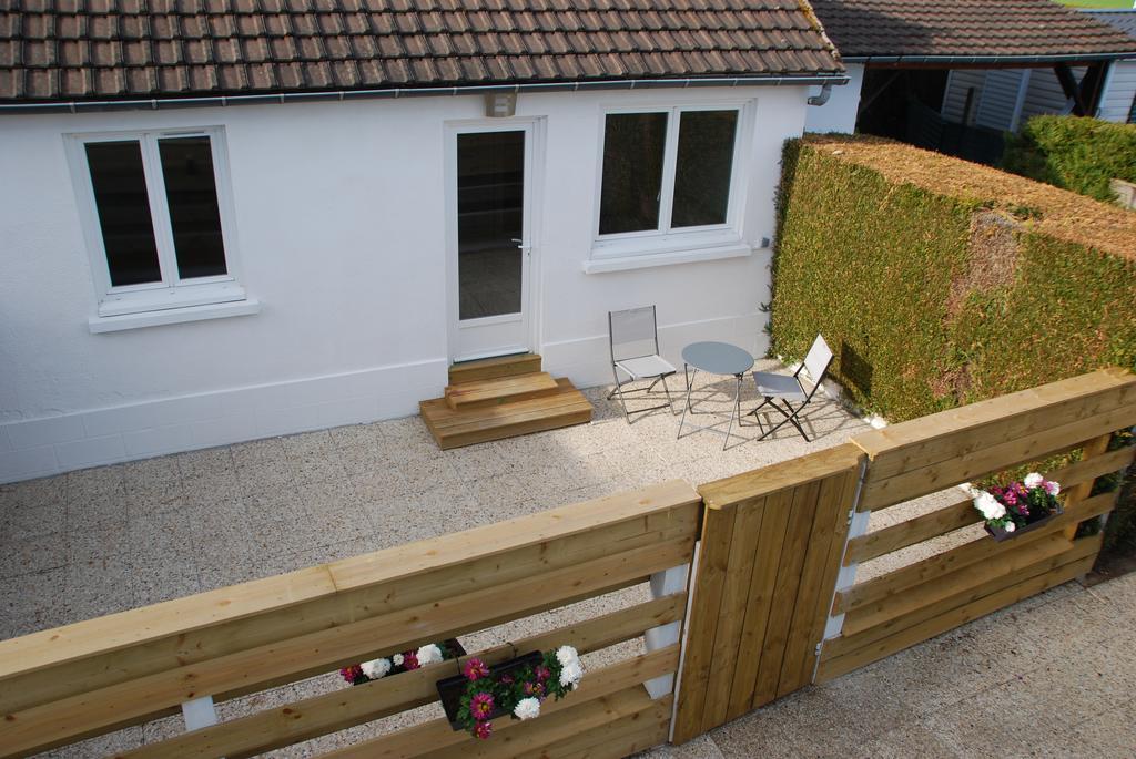 Le Clos Tranquille Gonneville-en-Auge Exterior foto